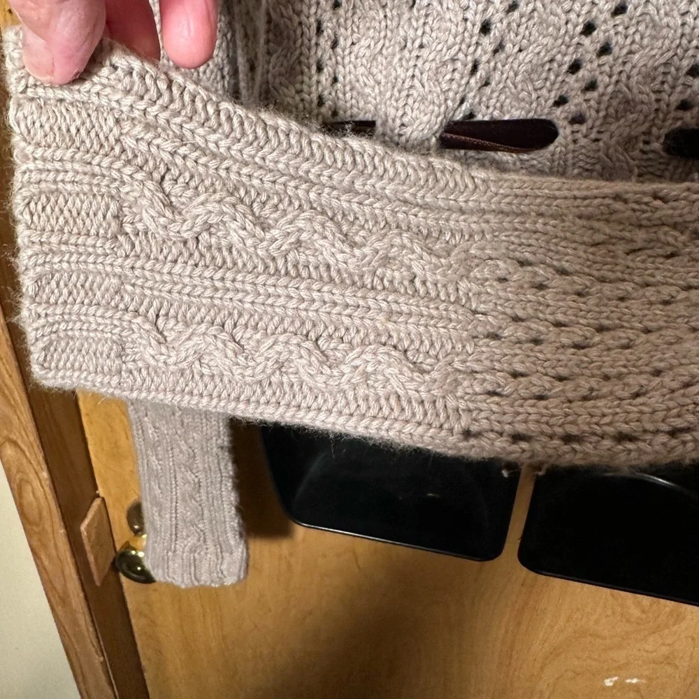Riani tie waist button down sweater German size 34 equivalent to a US small